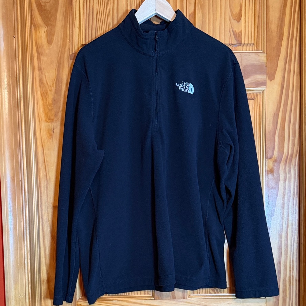 The North Face Men's Black Quarter-Zip Fleece Pullover